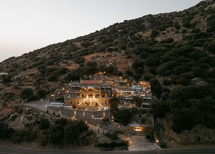 Aegean Castle Andros - Adults Only 公寓式酒店 Agia Eleousa