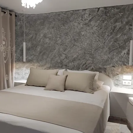 Lägenhetshotell Aegean Castle Andros - Adults Only 4*