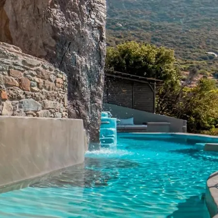 Ξενοδοχείο με διαμερίσματα Aegean Castle Andros - Adults Only Αγία Ελεούσα